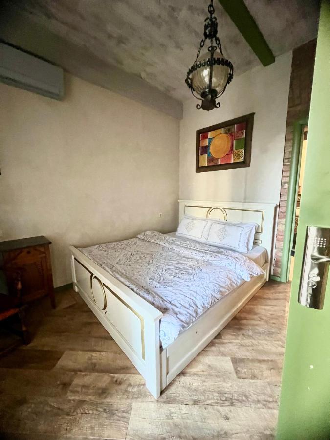T2&T3 Apartments Levanto Tbilisi Bagian luar foto