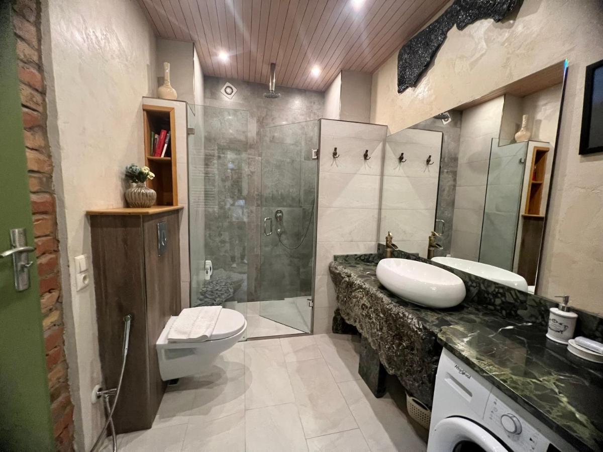 T2&T3 Apartments Levanto Tbilisi Bagian luar foto