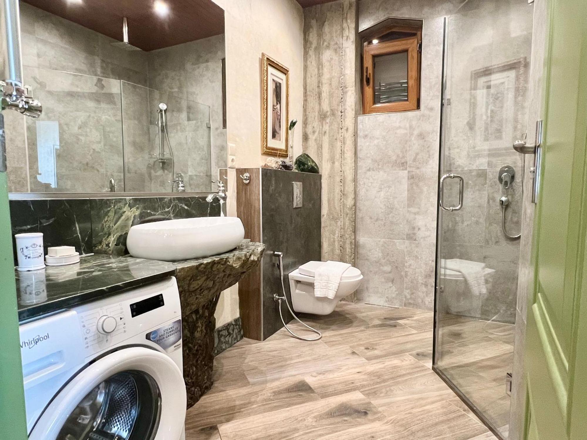 T2&T3 Apartments Levanto Tbilisi Bagian luar foto